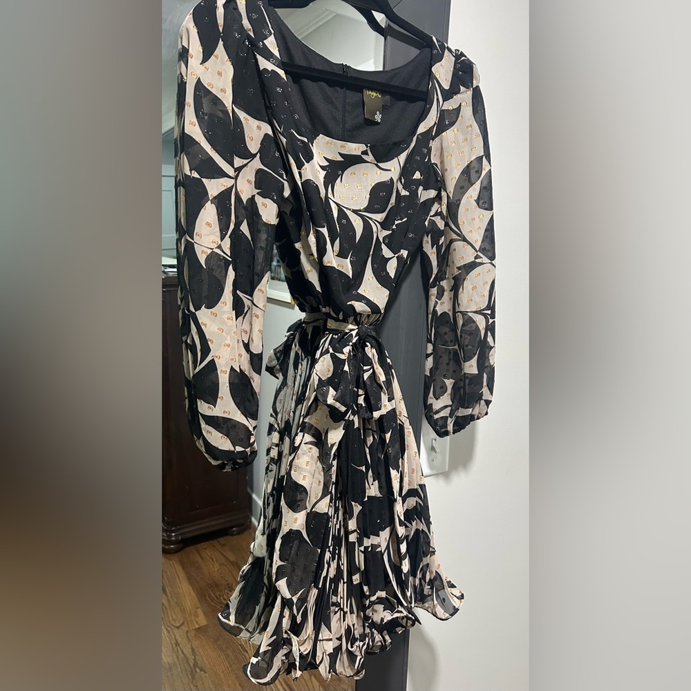 Taylor Black and Cream Floral Long Sleeve Dress